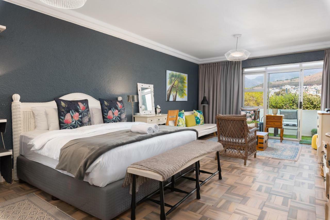 23 * Cape Town